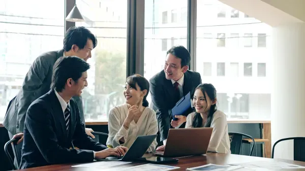 「紙面によるテスト」、「対面による講習」、資格取得の当たり前を変え、業界を一新した資格取得動画視聴サイト